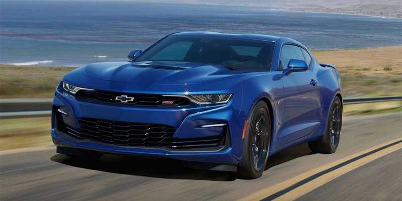 Женщина выжила после падения с 60-метровой высоты на Chevrolet Camaro