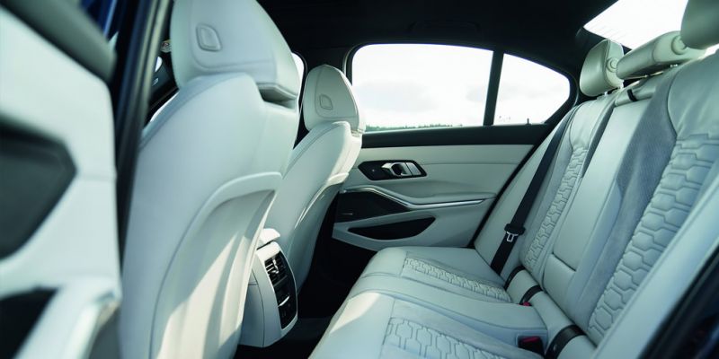 
                                    Alpina превратила новую &laquo;трешку&raquo; BMW в 462-сильный суперседан
                            