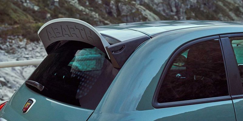 
                                    Fiat выпустил хот-хэтч с разработанным при помощи аэротрубы спойлером
                            