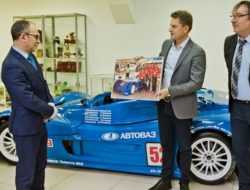 Гоночный родстер Lada привезли в музей АвтоВАЗа