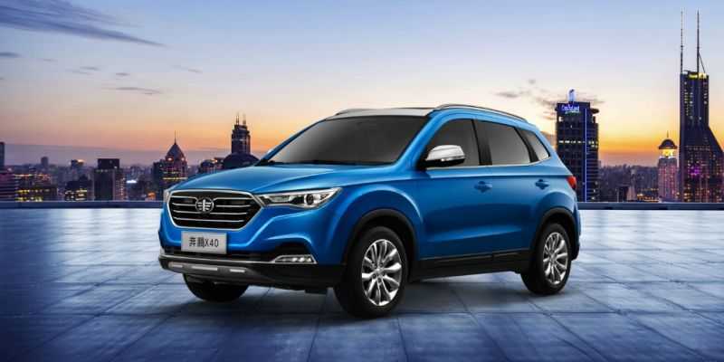 Китайский FAW привезет в Россию новый кроссовер и седан