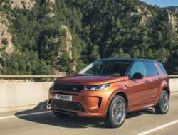 Land Rover начала российские продажи обновленного Discovery Sport