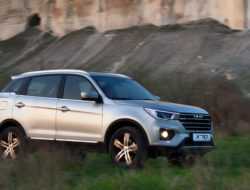 Lifan возобновит продажи X70 в России
