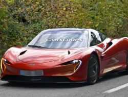 McLaren вывел на общественные дороги быстрейший суперкар в своей истории