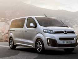 Названы рублевые цены на полноприводные минивэны Peugeot и Citroen