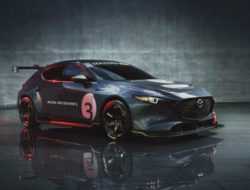 Новую Mazda3 превратили в 350-сильный гоночный автомобиль