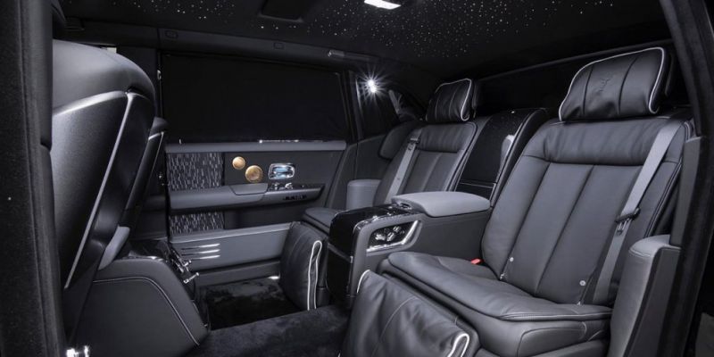 
                                    Rolls-Royce привез в Россию уникальный Phantom с фрагментом метеорита
                            