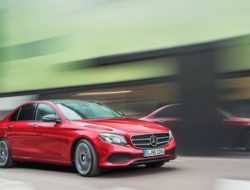 Россияне стали чаще покупать дорогие автомобили