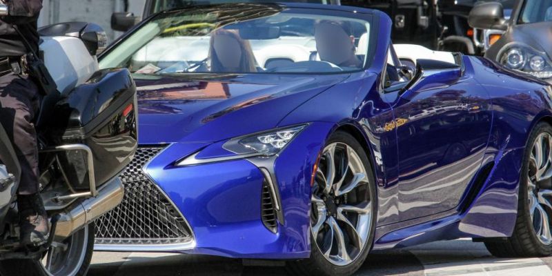 
                                    Серийный кабриолет Lexus LC рассекретили перед премьерой
                            