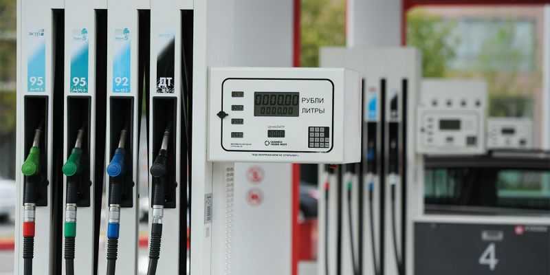 В России рекордно упал спрос на бензин