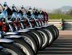 Власти Москвы попросили байкеров закрыть мотосезон