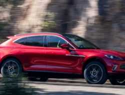 Aston Martin оснастит кроссовер DBX более мощным мотором V12