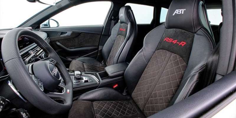 
                                    Audi RS4 Avant превратили в 530-сильный патрульный универсал
                            