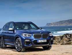 BMW отзовет кроссоверы X3 и X4 в России
