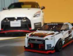 Lego создал модель суперкара Nissan GT-R из 300 деталей