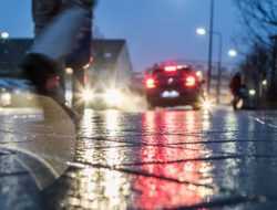 Московских водителей предупредили о «ледяном панцире» на дорогах