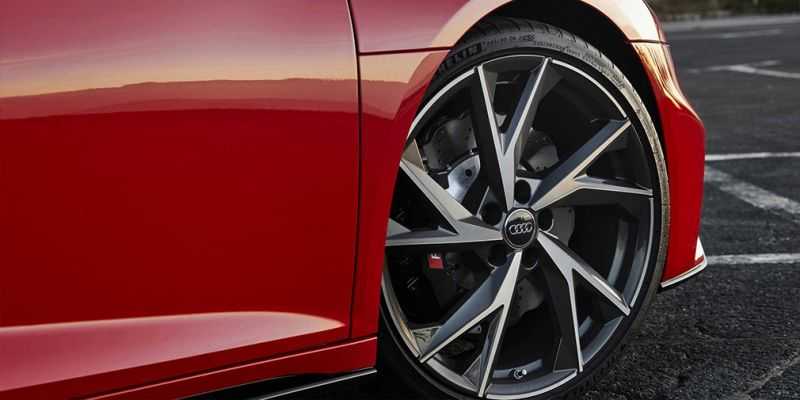 Обновленный Audi R8 перевели на задний привод и сделали дешевле