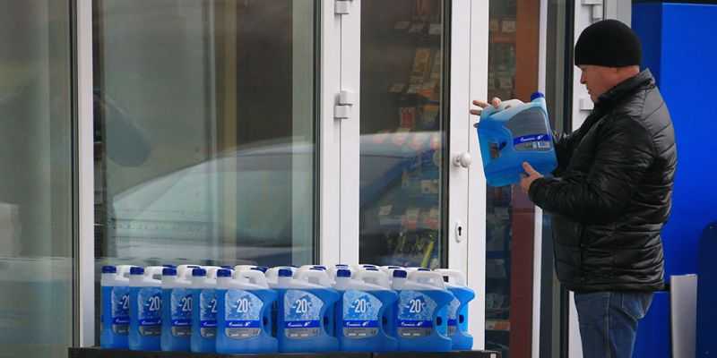 
                                    &laquo;Опасный контрафакт&raquo;. Сколько в России нелегальной незамерзайки
                            