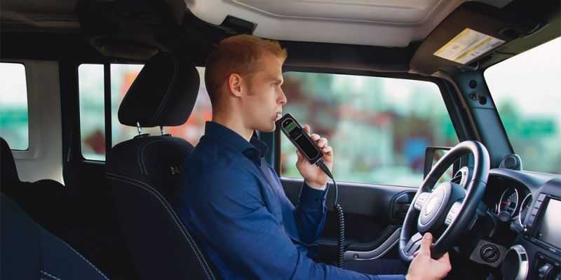 
                                    В России автомобили начнут оснащать алкозамками
                            