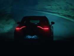 Видео: кроссовер Aston Martin впервые показан в движении