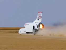 Видео: сверхзвуковой автомобиль разогнался до 800 км/ч во время тестов