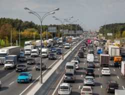 Власти допустили запрет на проезд грузовиков по МКАД после 2021 года