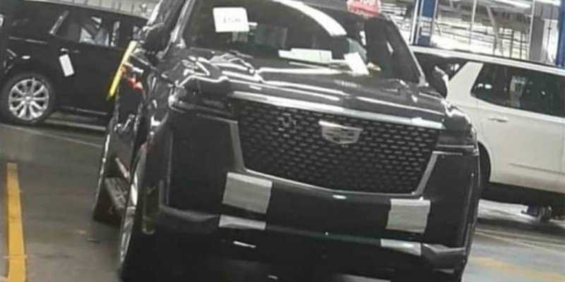
                                    Дизайн нового Cadillac Escalade рассекретили до премьеры
                            
