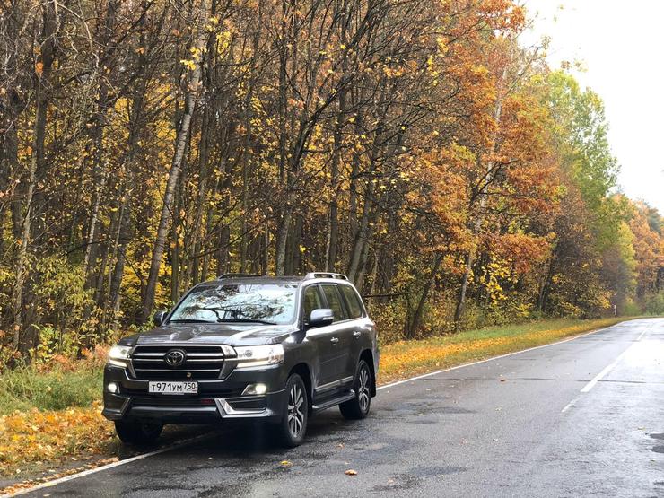Имидж в особо крупном размере: тест-драйв Toyota Land Cruiser 200 TRD