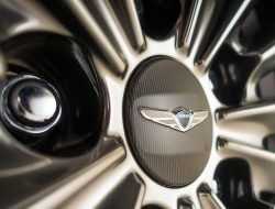 Когда в России выкатят кроссовер Genesis GV80