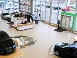 Минус 6,4%: автомобильный рынок падает седьмой месяц подряд