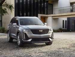 Названы сроки появления в России двух новых кроссоверов Cadillac