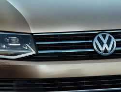 Немецкий ответ российскому каршерингу: Volkswagen начал сдавать в аренду минивэны