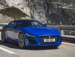 Новый дизайн и виртуальная приборка: как изменился Jaguar F-Type