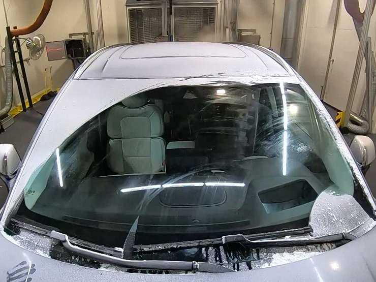 Обоогрев стекла зимой больше не нужен: появились &laquo;горячие&raquo; стеклоочистители