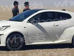 Появились первые фотографии «заряженного» хэтчбека Toyota Yaris