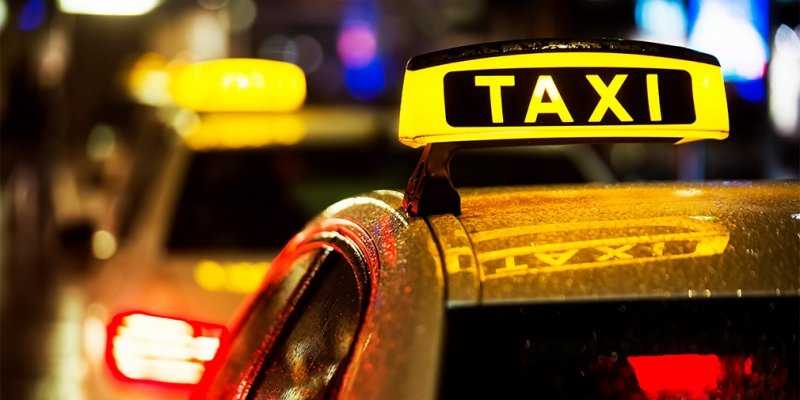 
                                    Таксистам запретят парковаться во дворах в Подмосковье
                            