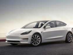 Tesla начала продажи Model 3 китайского производства