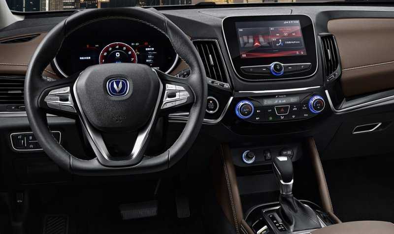 
                                    Турбомотор, чип-ключ, камера: подробности о новом кроссовере за 1,3 млн
                            