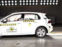 В Euro NCAP проверили безопасность новых VW Golf и Nissan Juke