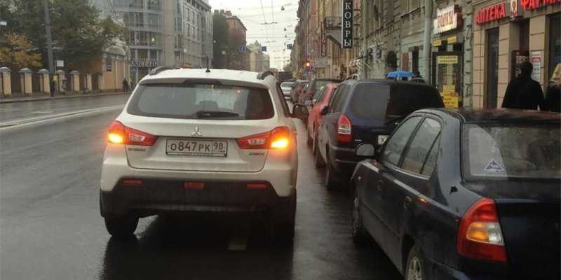 
                                    В Госдуме предложили наказывать водителей за&nbsp;злоупотребление &laquo;аварийкой&raquo;
                            