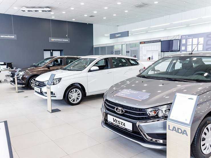 В Москве и Питере перестали покупать автомобили