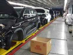 В Сеть утекли первые фотографии нового кроссовера Kia для России