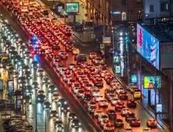 Власти Москвы предупредили о начале новогодних пробок