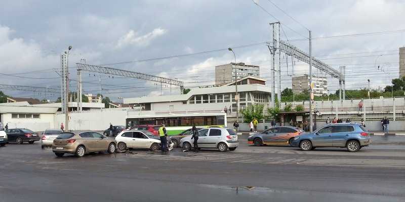 
                                    Власти посчитали количество ДТП в Москве
                            
