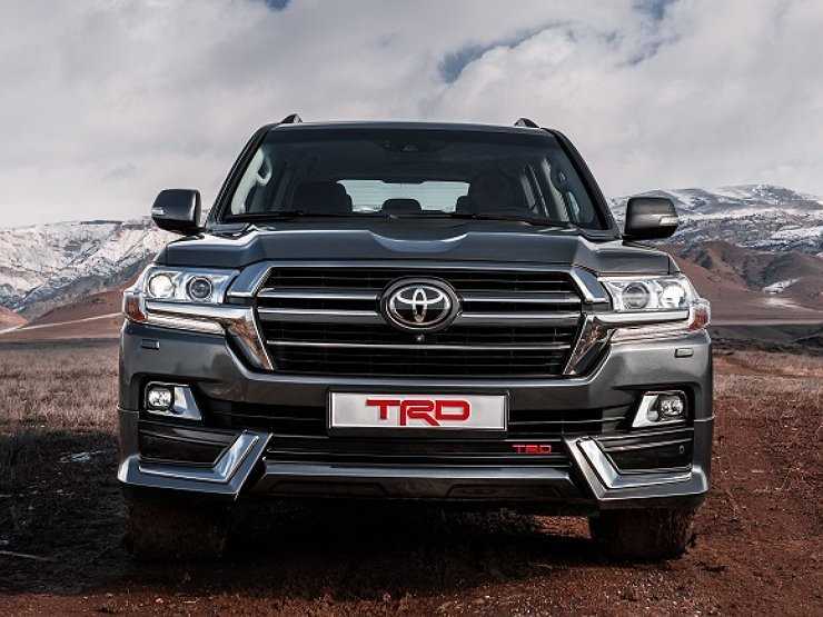 Внедорожники Toyota Land Cruiser в России назвали самыми надежными