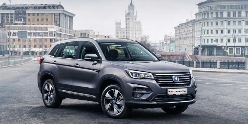 
                                    Changan назвал дату российской премьеры обновленного CS75
                            