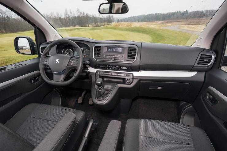 Грязные танцы: экстремальный тест-драйв полноприводных Peugeot Traveller и Citroёn SpaceTourer