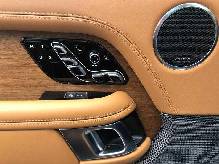 Хочу быть сзади, первым и пьяным: тест-драйв Land Rover Range Rover Vogue SE