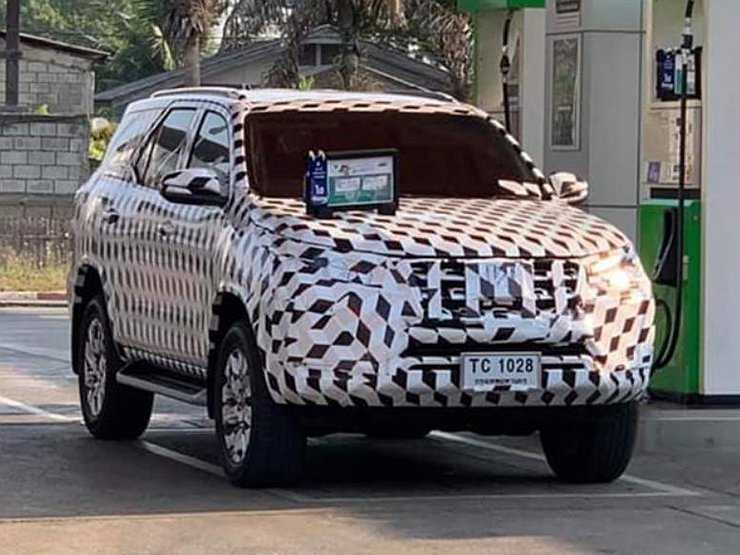 Японцы подготовили Toyota Fortuner к обновлению