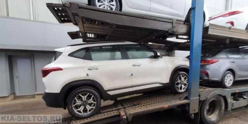 
                                    Kia начала поставки кроссовера Seltos российским дилерам
                            